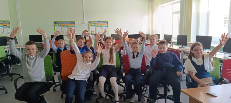 Учащиеся 5 Ж класса Сургутской технологической школы познакомились со сверстниками из города Асино Томской области.