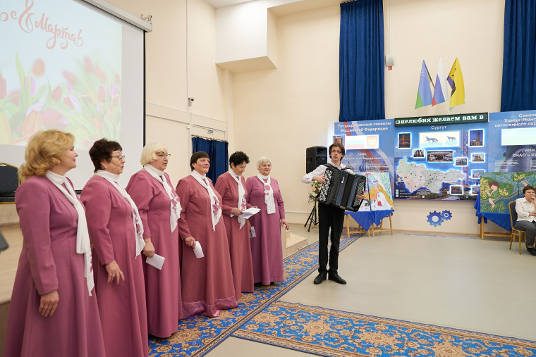 В преддверии чудесного весеннего праздника, Дня 8 Марта, Сургутская технологическая школа организовала теплое и сердечное поздравление ветеранов педагогического труда.